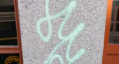 Graffitien poisto on usein vaativa operaatio, johon kannattaa käyttää kokenutta ammattilaista.